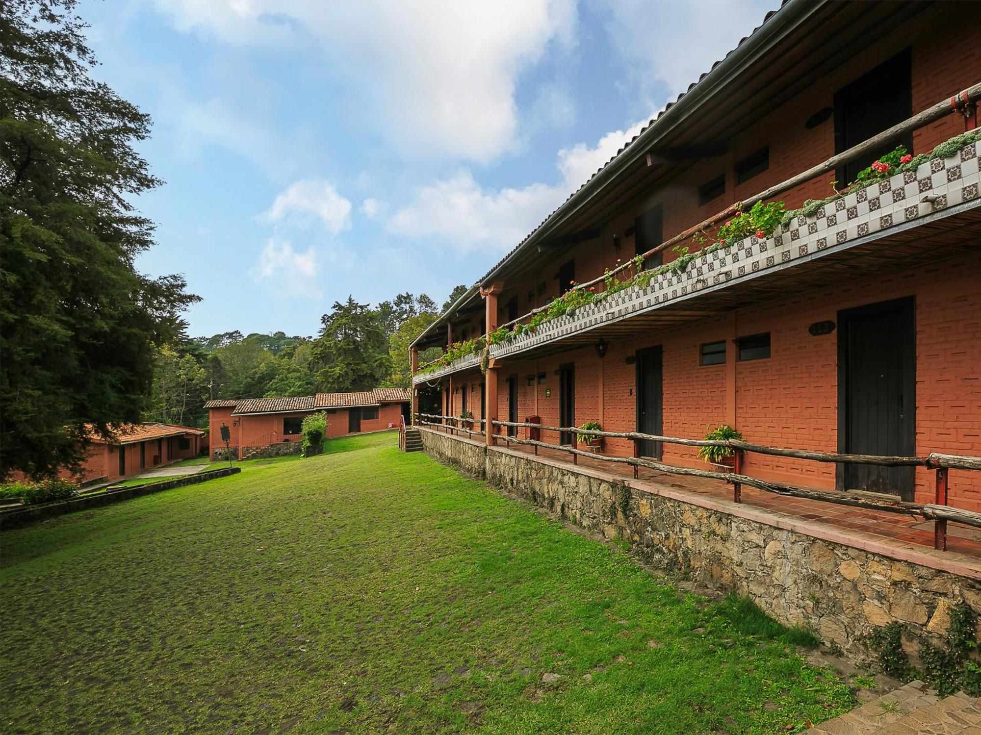 فندق بيي دي لا سييرا Uruapan  المظهر الخارجي الصورة