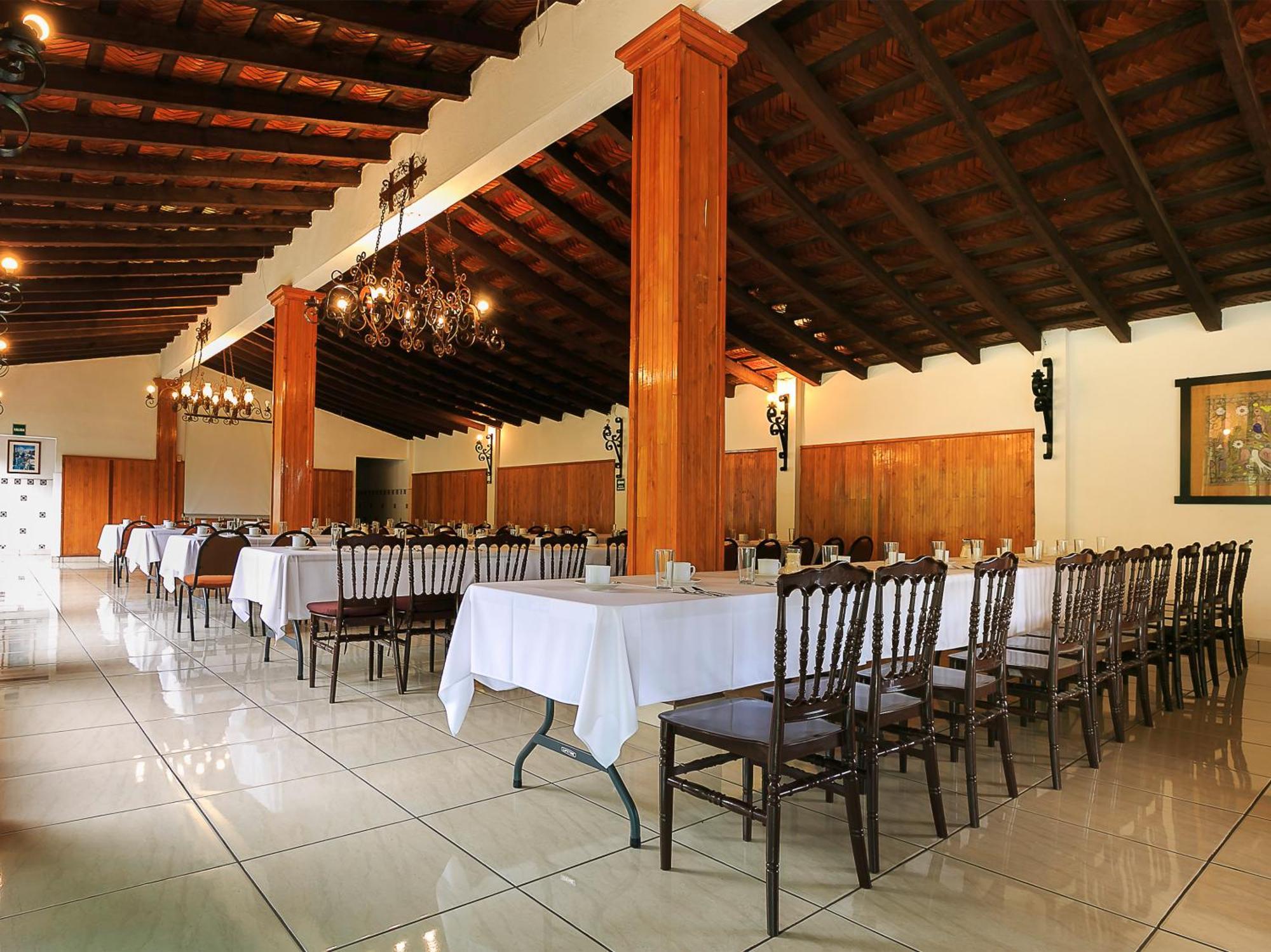 فندق بيي دي لا سييرا Uruapan  المظهر الخارجي الصورة